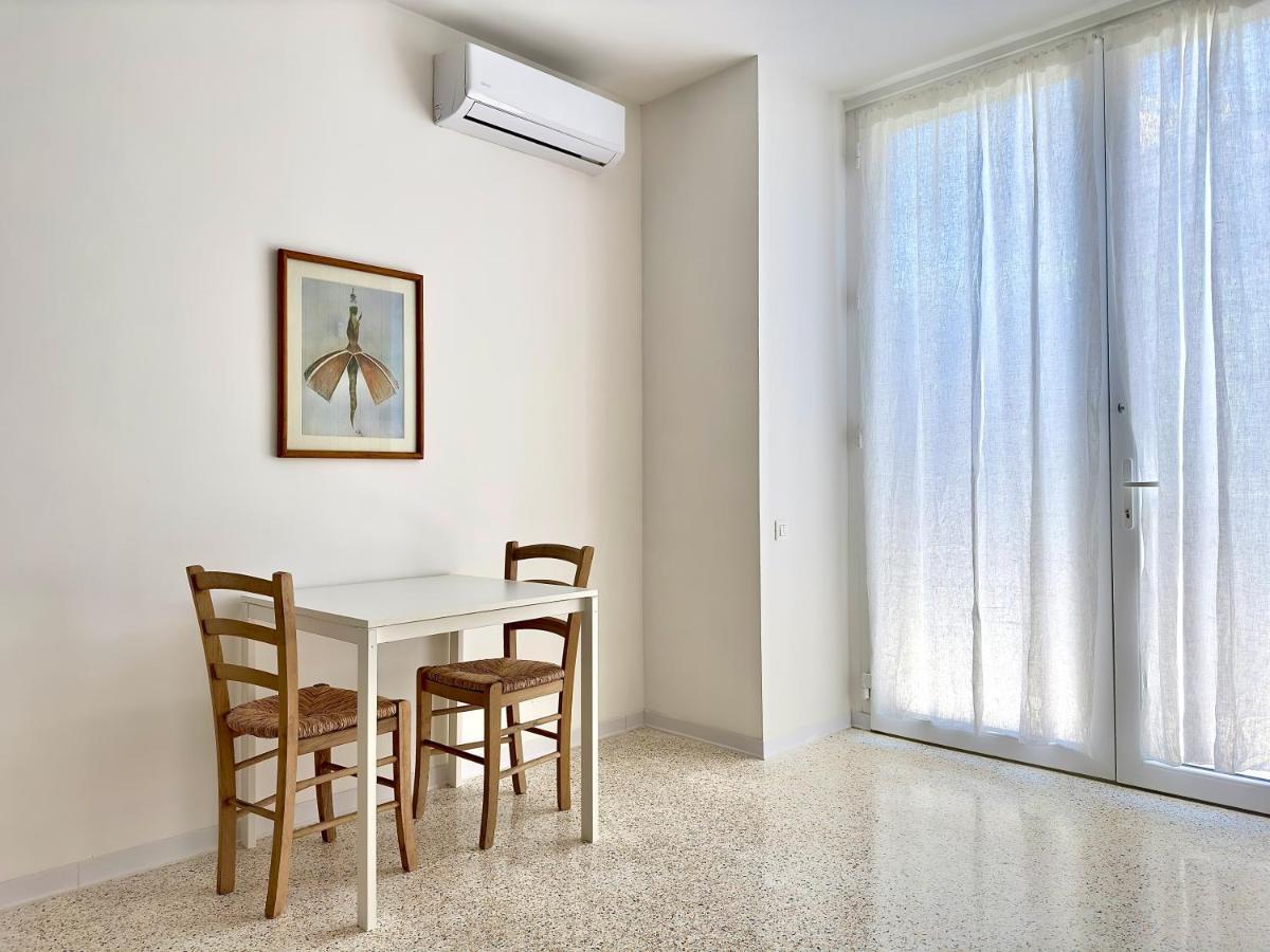 Minimal Apartment Navigli Milan Exterior photo